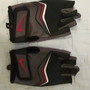 Nike men's training gloves